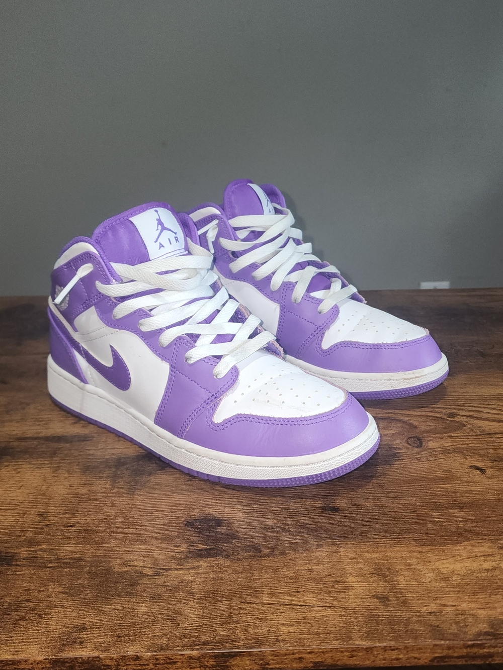 Nike Air Jordan 1 Mid Purple White Sneakers 6Y Women’s 7.5